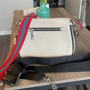 Marc Jacobs crossbody cream purse with exchangeable straps